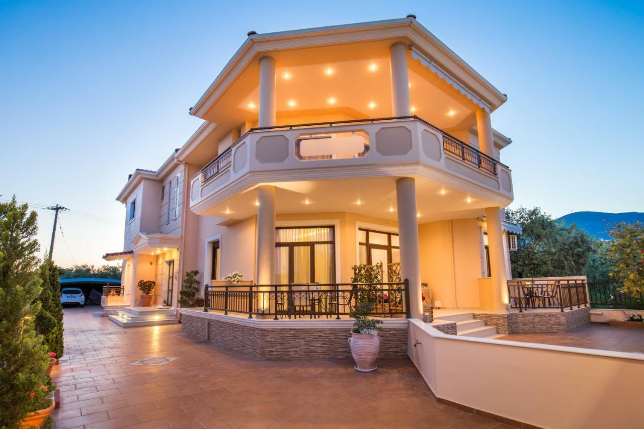 Girene Villa يميناريا المظهر الخارجي الصورة